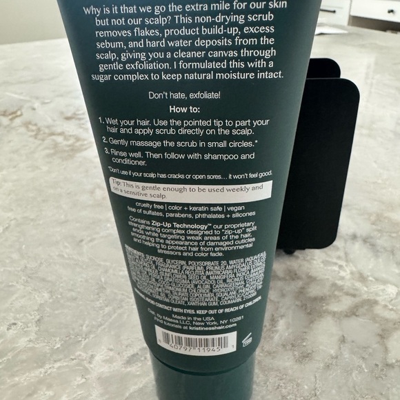 Kristin Ess Instant Exfoliating Scalp Scrub  Removes Build-up  6.7 Oz/ 200ML - Picture 6 of 7